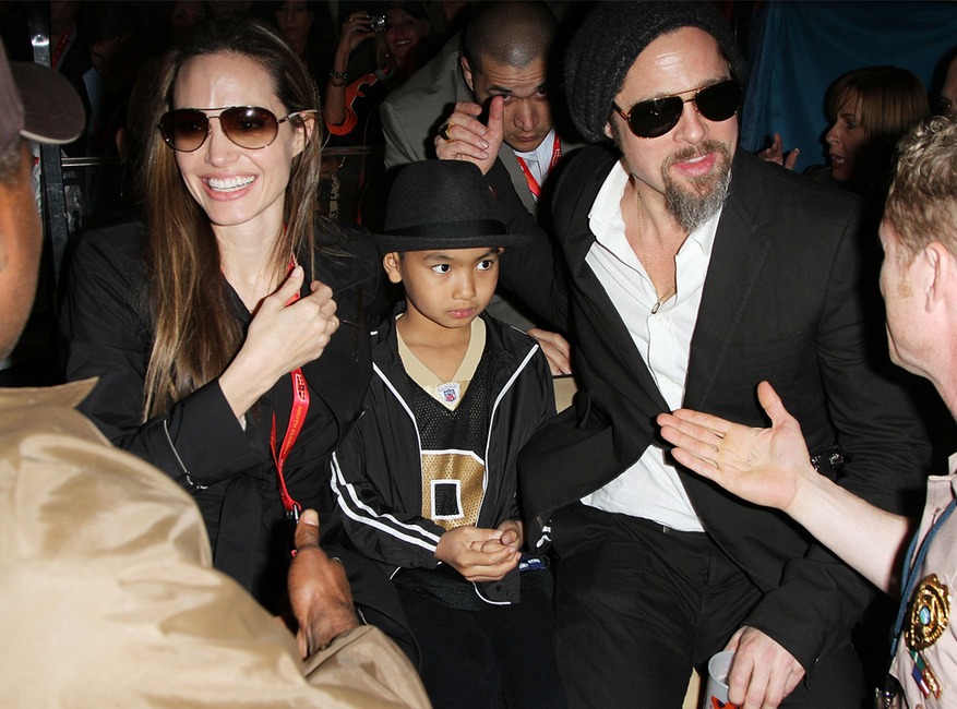 Angelina Jolie, Maddox Jolie-Pitt, Brad Pitt, 2010 Super Bowl